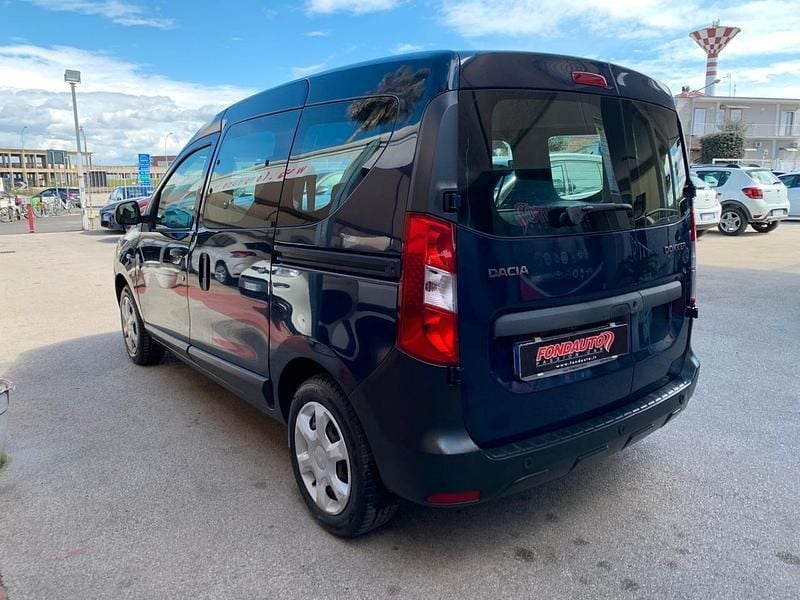 Usata Dacia Dokker 83 CV (61 kW) 2015 Blu Monovolume