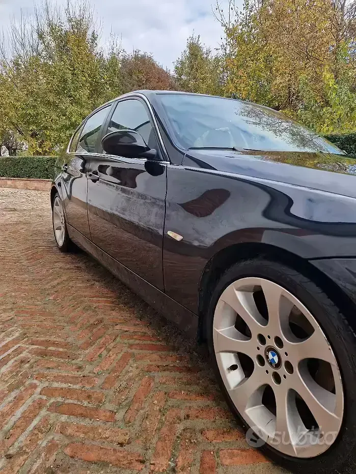Begagnad BMW 320 Efficient Dynamics 150 HK (110 kW) 2005 Svart Sedan