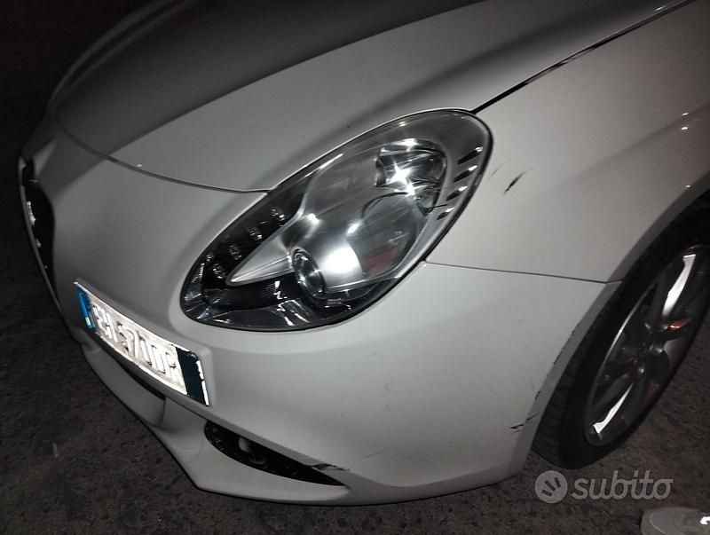 Usata Alfa Romeo Giulietta 150 CV (110 kW) 2011 Bianco Utilitaria
