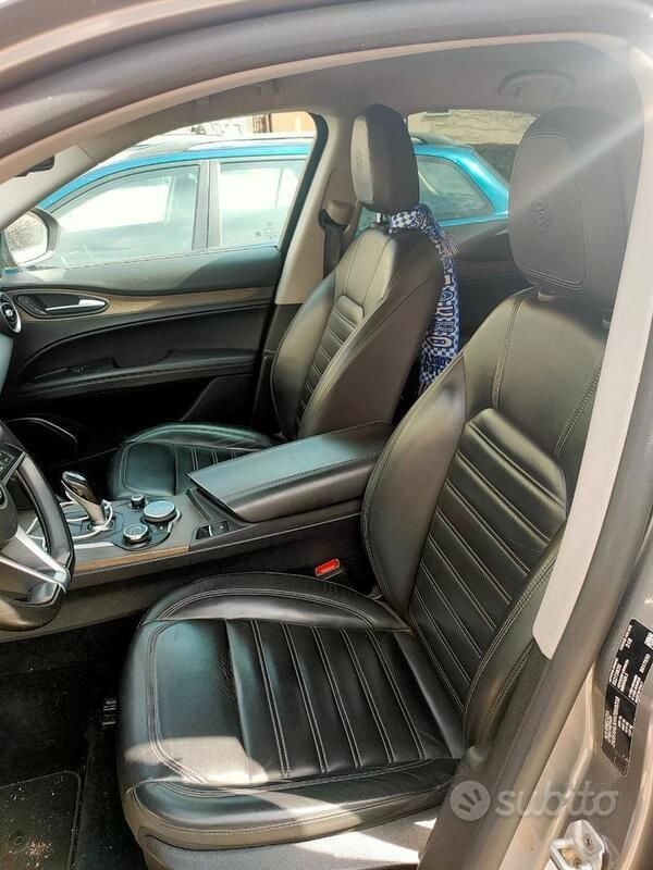 Usata Alfa Romeo Stelvio Super 280 CV (205 kW) 2017 Grigio SUV