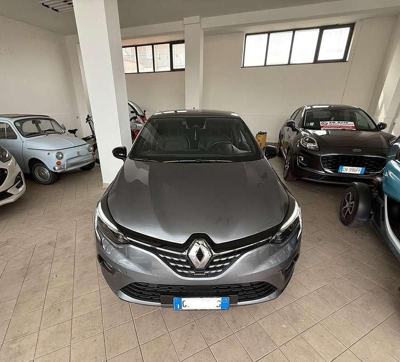 Usata Renault Clio V Techno 91 CV (66 kW) 2024 Argento Berlina