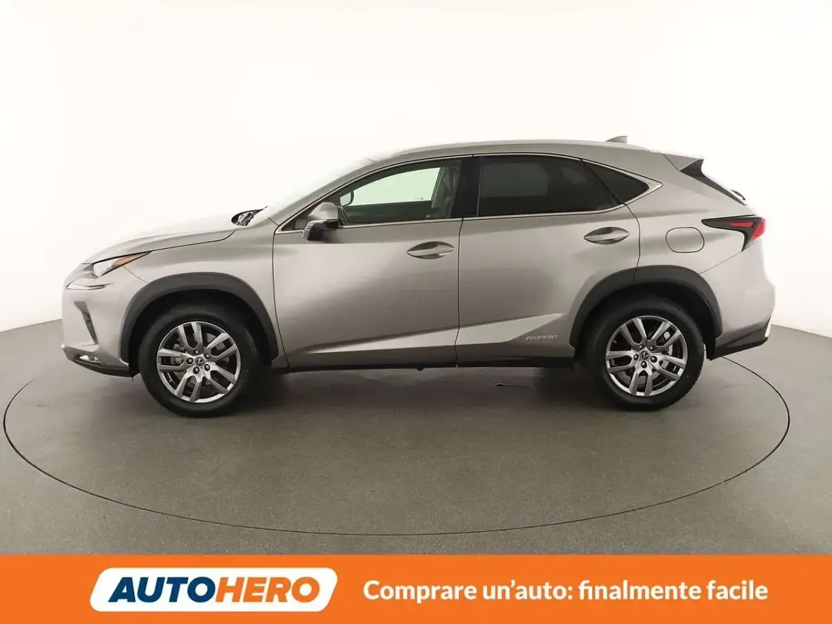 Usata Lexus NX300h E-FOUR 197 CV (144 kW) 2020 Grigio SUV