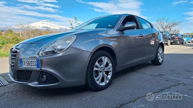 Usata Alfa Romeo Giulietta 105 CV (77 kW) 2013 Utilitaria