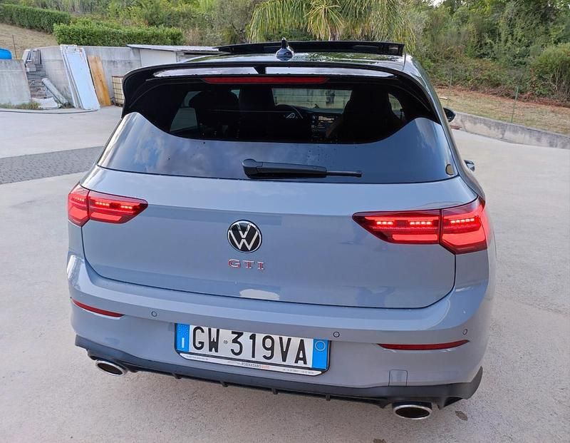 Usata VW Golf GTI 319 CV (234 kW) 2023 Grigio Berlina
