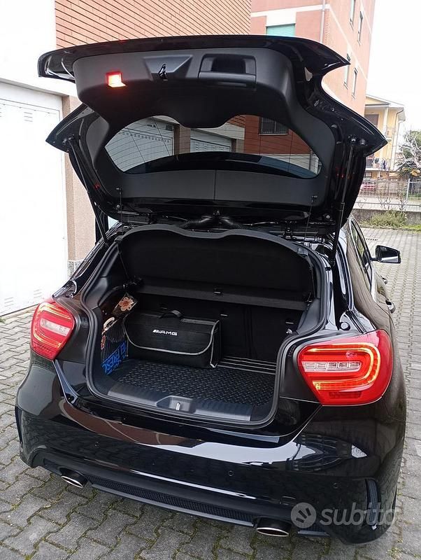 Usata Mercedes A180 Premium 122 CV (89 kW) 2014 Nero Berlina