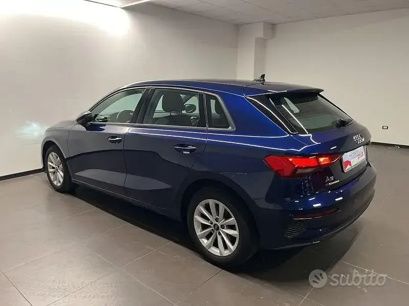 Usata Audi A3 Business 150 CV (110 kW) 2023 Blu navarra metallizzato Berlina