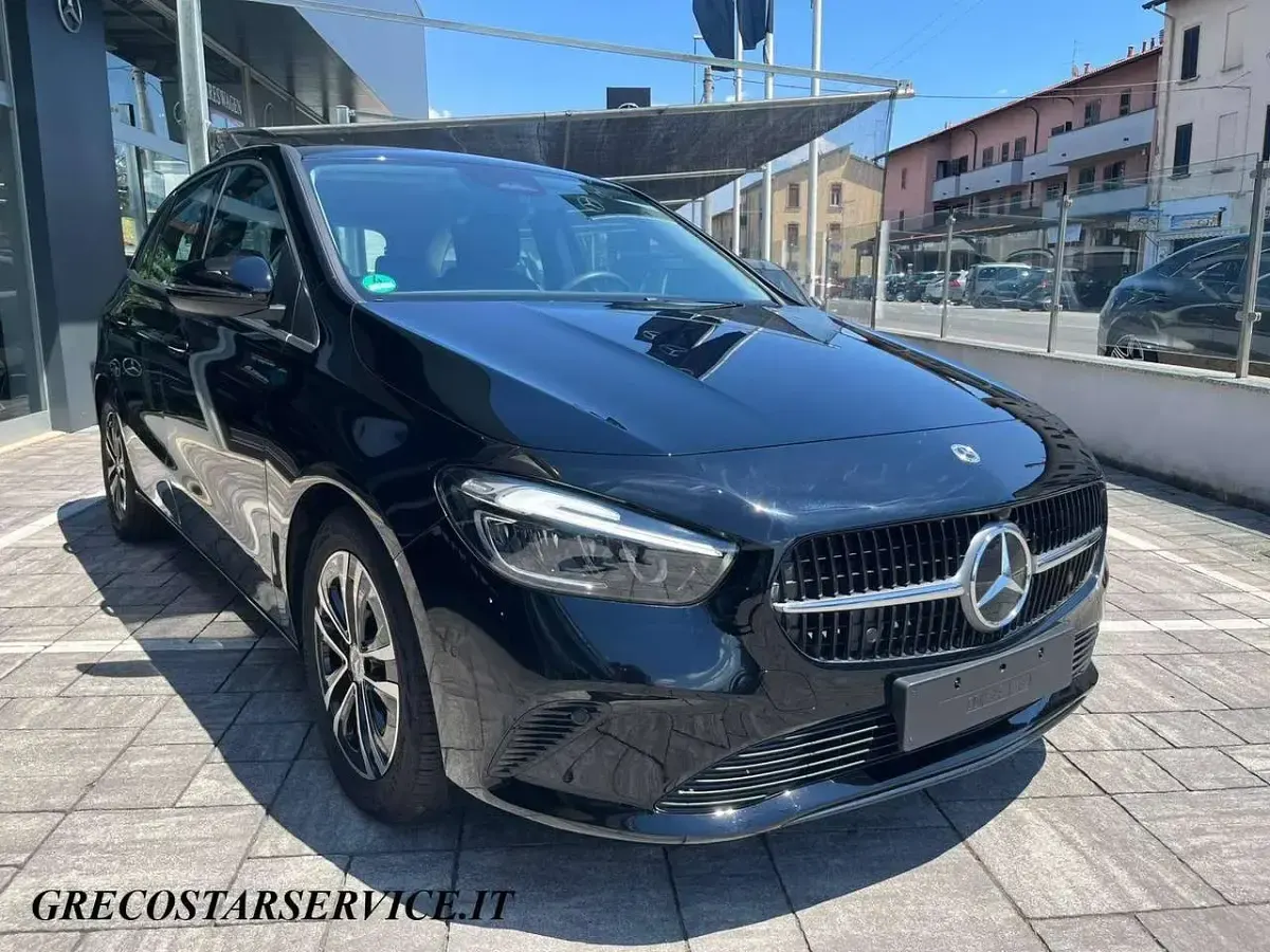 Usata Mercedes B180 Advanced 136 CV (100 kW) 2024 Nero Utilitaria