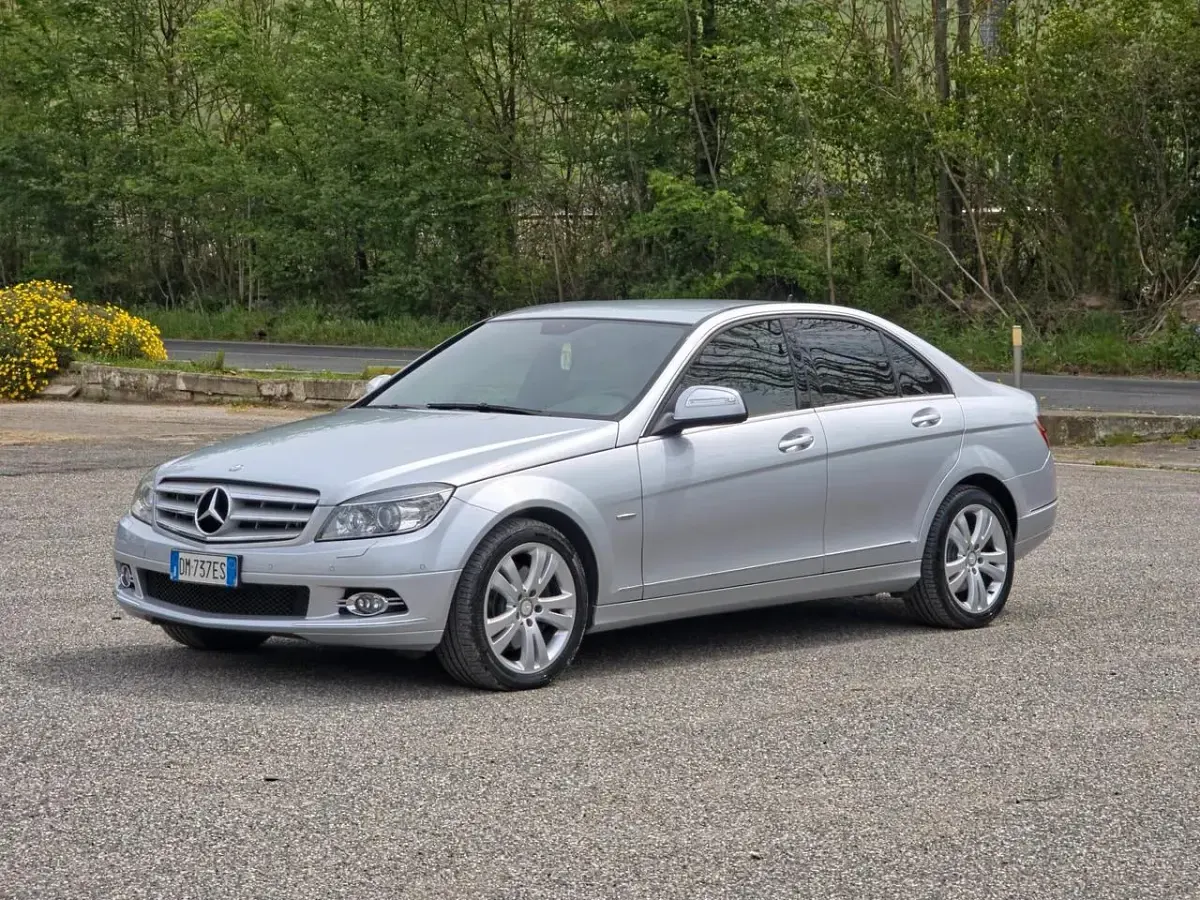Usata Mercedes C320 Avantgarde 224 CV (164 kW) 2008 Argento Berlina