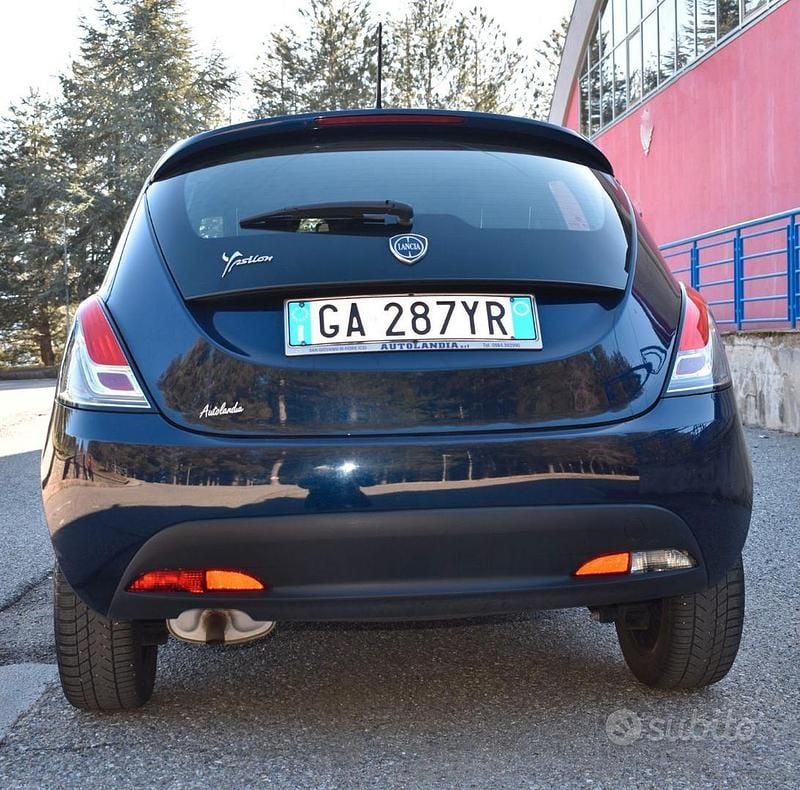Usata Lancia Ypsilon 69 CV (50 kW) 2020 Blu Utilitaria