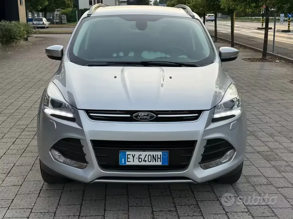 Usata Ford Kuga S 150 CV (110 kW) 2015 Grigio SUV