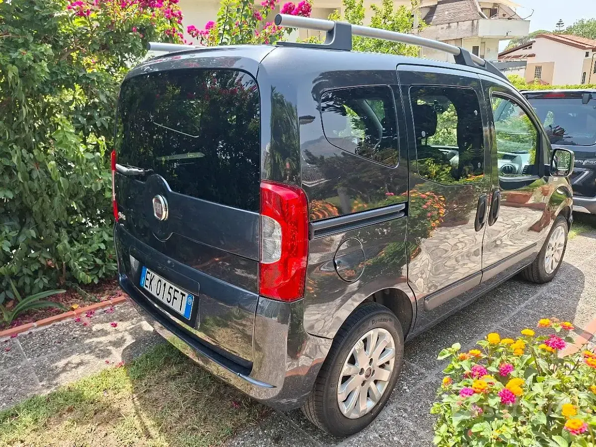 Usata Fiat Qubo Trekking 95 CV (69 kW) 2011 Nero Monovolume