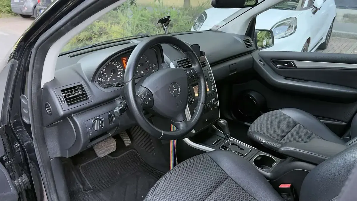 Usata Mercedes A180 Executive 109 CV (80 kW) 2012 Nero Berlina