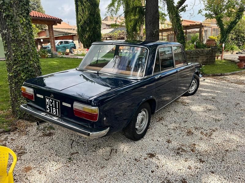 Usata Lancia 2000 1970 Blu Berlina