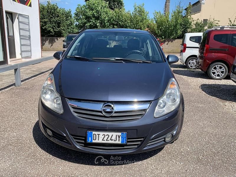 Usata Opel Corsa Enjoy 80 CV (58 kW) 2009 Grigio Berlina