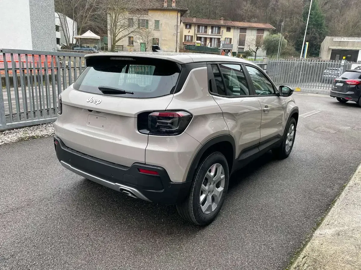 Ny Jeep Avenger Altitude 101 HK (74 kW) 2026 Stone SUV