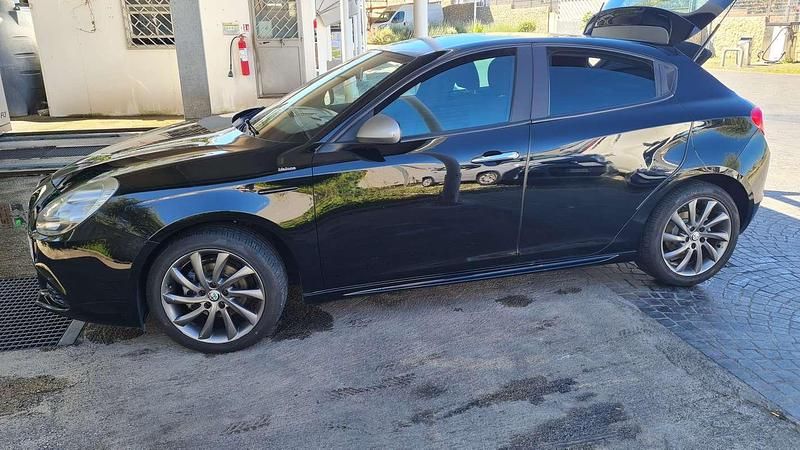 Usata Alfa Romeo Giulietta Veloce 105 CV (77 kW) 2013 Nero Berlina