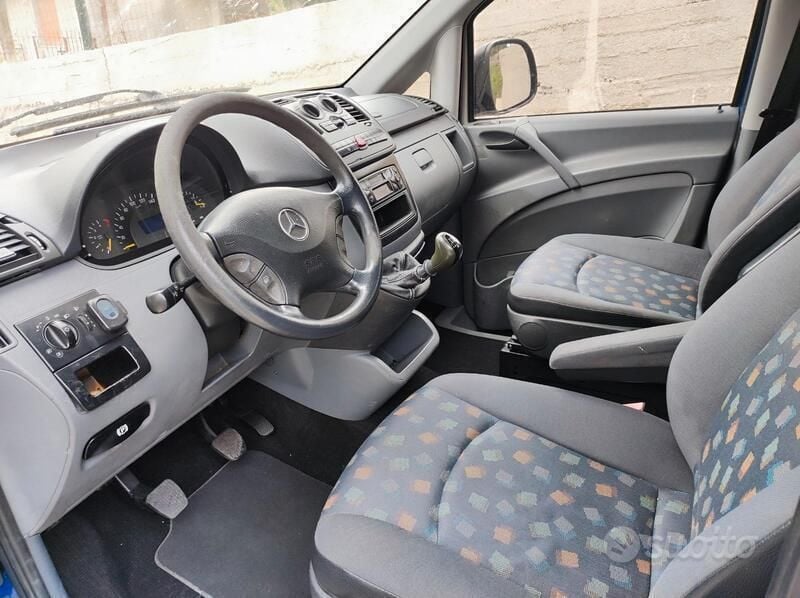 Usata Mercedes Vito 109 CV (80 kW) 2004 Blu/azzurro Furgone