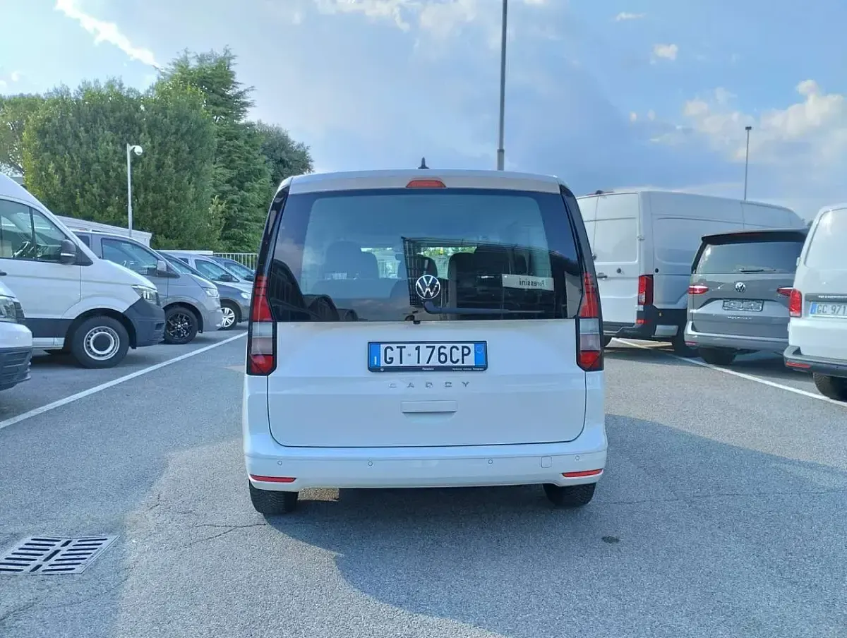 Usata VW Caddy 102 CV (75 kW) 2024 Bianco candy Monovolume
