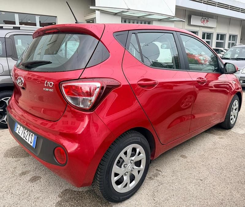 Usata Hyundai i10 65 CV (47 kW) 2020 Rosso Utilitaria