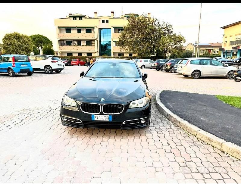 Usata BMW 520 Luxury Line 184 CV (135 kW) 2013 Nero Station wagon