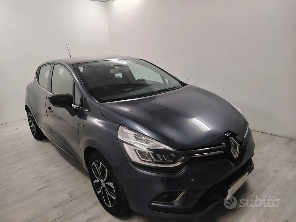 Usata Renault Clio IV Business 76 CV (55 kW) 2019 Grigio Berlina