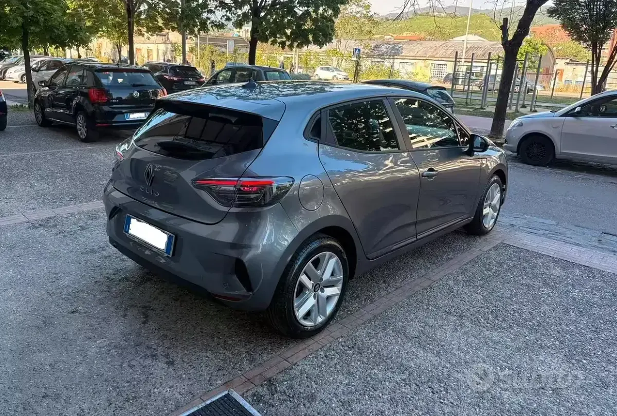 Brugt Renault Clio V Evolution 101 HK (74 kW) 2025 Grå Sedan
