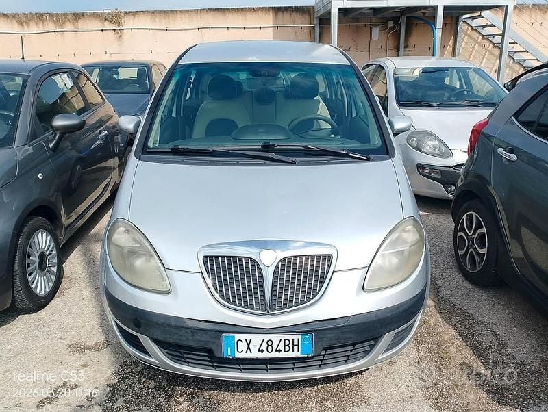 Usata Lancia Musa 69 CV (50 kW) 2005 Grigio Monovolume