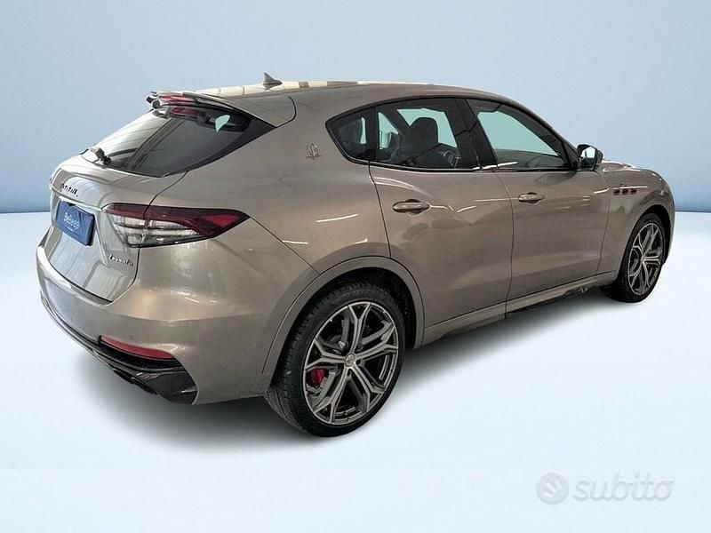 Usata Maserati Levante 580 CV (426 kW) 2021 Grigio SUV