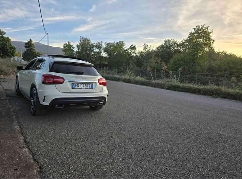 Usata Mercedes GLA220 Premium 177 CV (130 kW) 2017 SUV