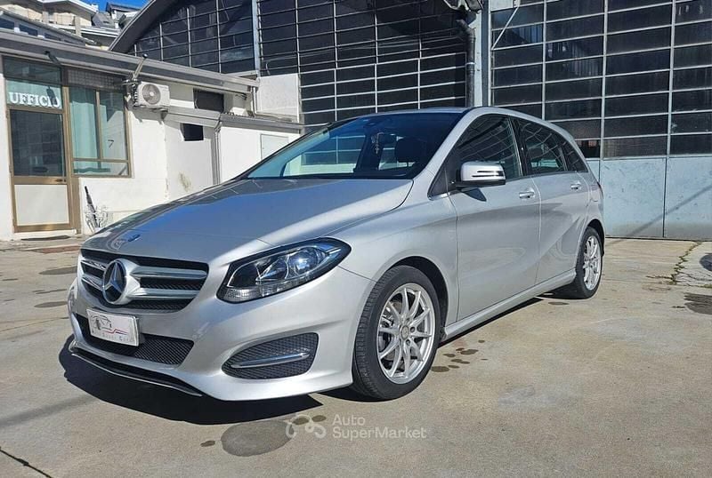 Argento Usata 2016 Mercedes B180 Premium Monovolume | 10.700 € (Buon prezzo) - Immagine 1/4
