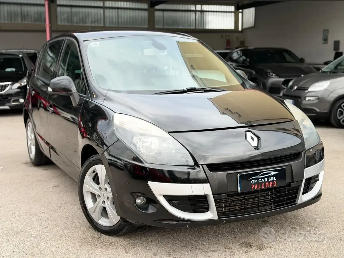 Käytetty Renault Scenic E-Tech Dynamique 110 HP (80 kW) 2012 Musta Tila-auto