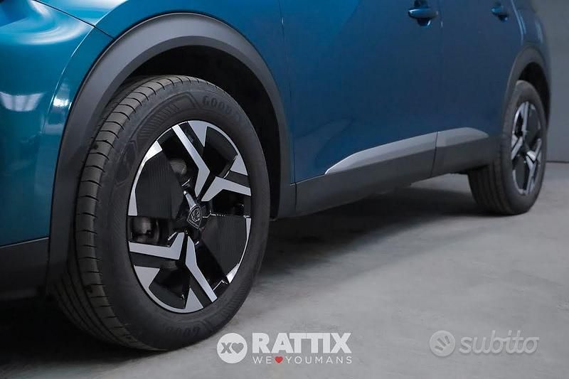 Usata Peugeot 2008 Allure 131 CV (96 kW) 2025 Blu obsession SUV