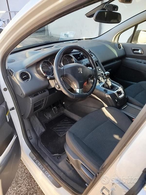 Usata Peugeot 5008 2012 Bianco Monovolume