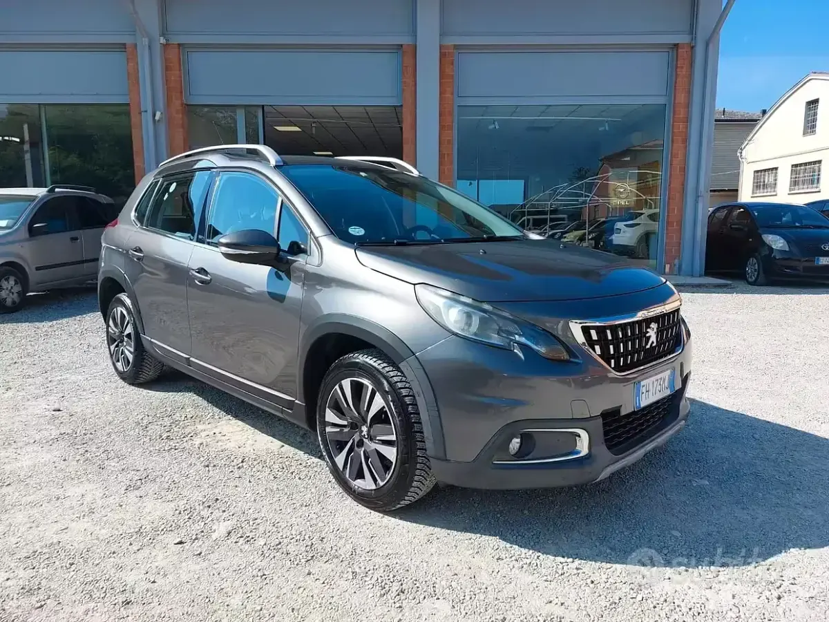 Usata Peugeot 2008 S 99 CV (72 kW) 2017 Grigio SUV
