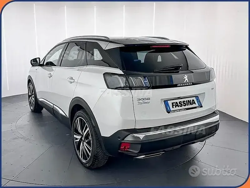 Usata Peugeot 3008 GT 131 CV (96 kW) 2021 Bianco/nero SUV