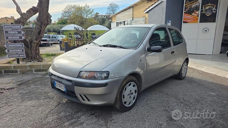Usata Fiat Punto 60 CV (44 kW) 2002 Grigio Utilitaria