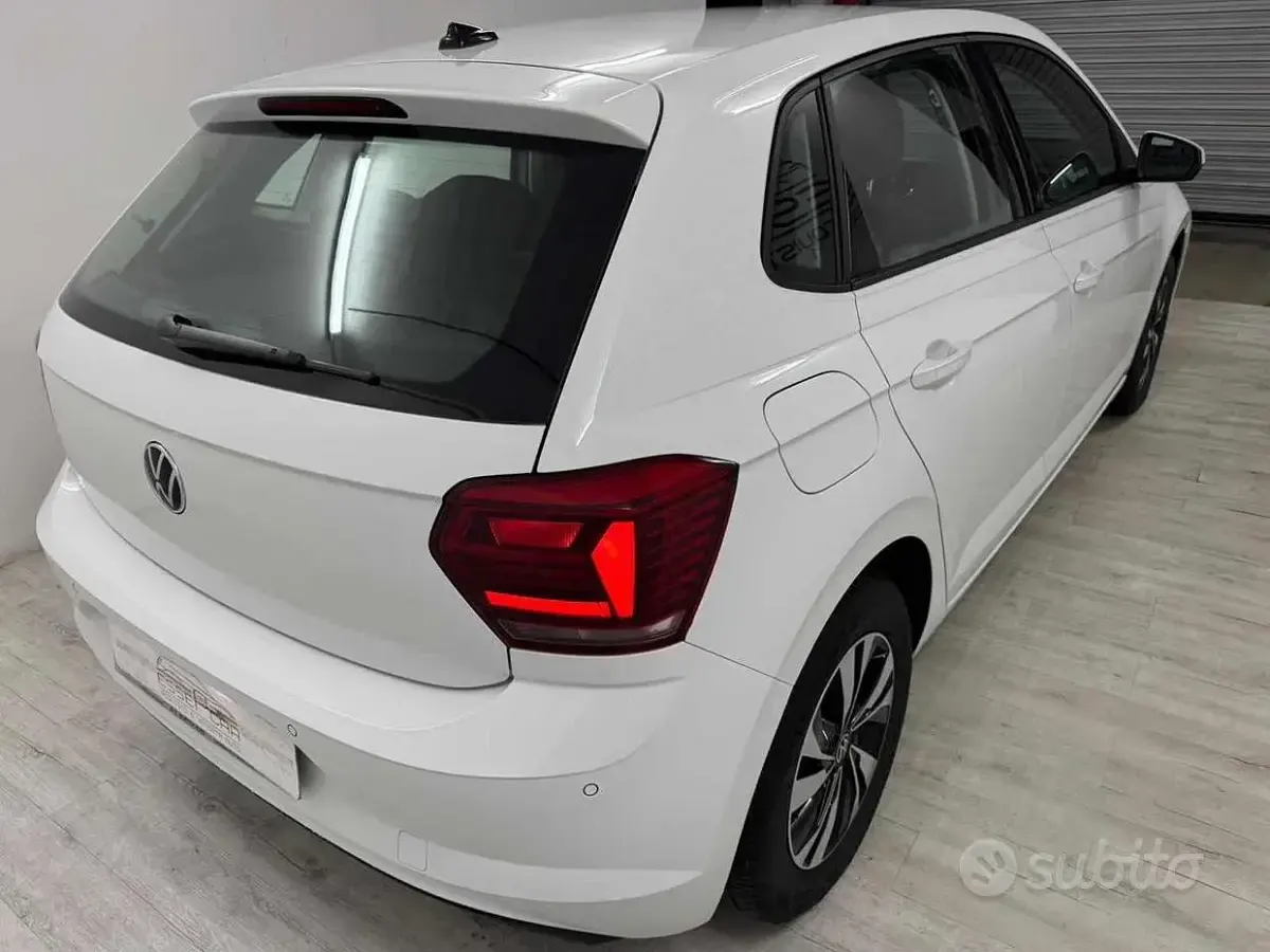 Usata VW Polo 80 CV (58 kW) 2021 Bianco Utilitaria