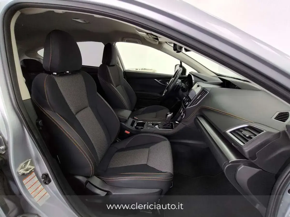 Usata Subaru XV Premium 114 CV (83 kW) 2020 Argento SUV