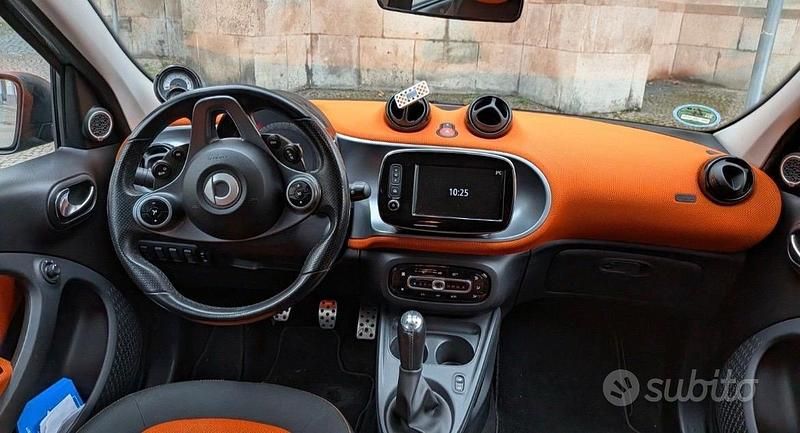 Usata Smart ForFour 71 CV (52 kW) 2015 Grigio Utilitaria