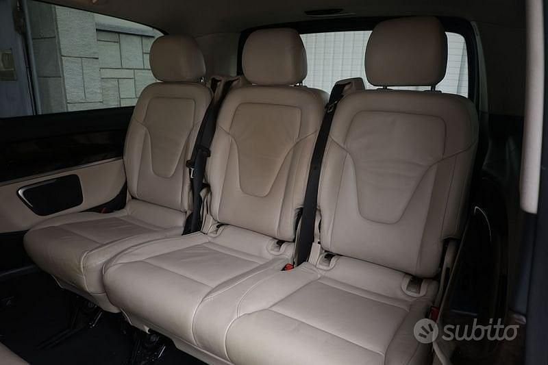 Usata Mercedes V220 163 CV (119 kW) 2014 Blu scuro Monovolume