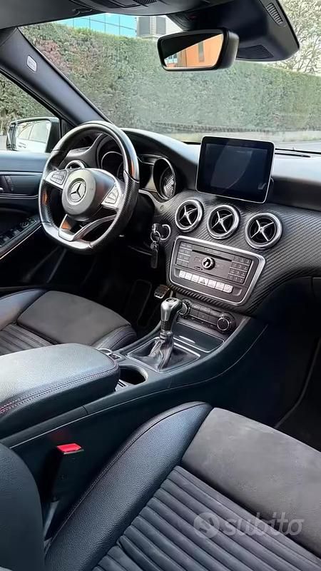 Usata Mercedes A180 AMG line 2017 Grigio Berlina