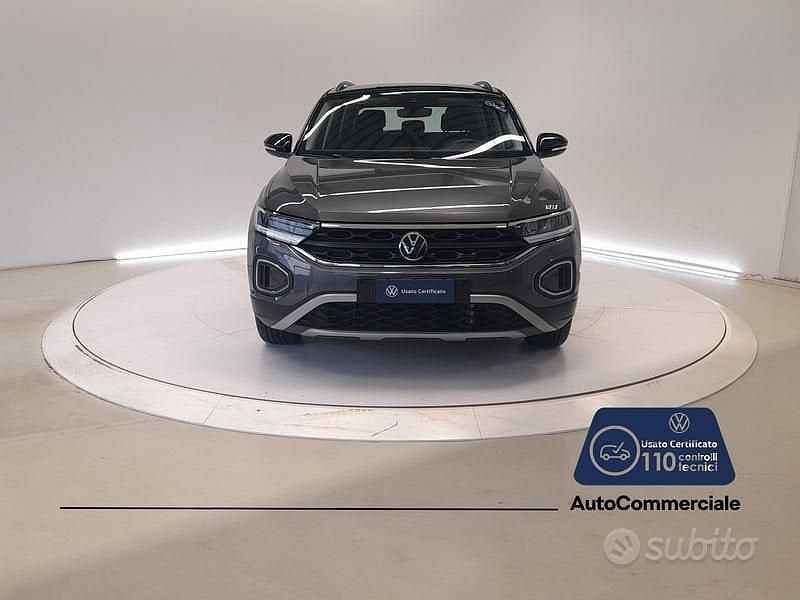 Usata VW T-Roc Life 150 CV (110 kW) 2024 Grigio scuro SUV