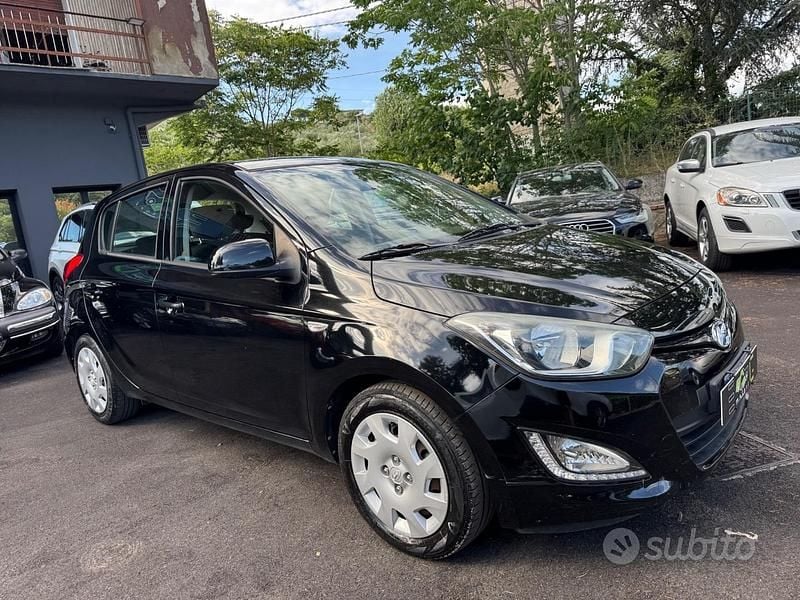Usata Hyundai i20 Edition 85 CV (62 kW) 2013 Nero Berlina