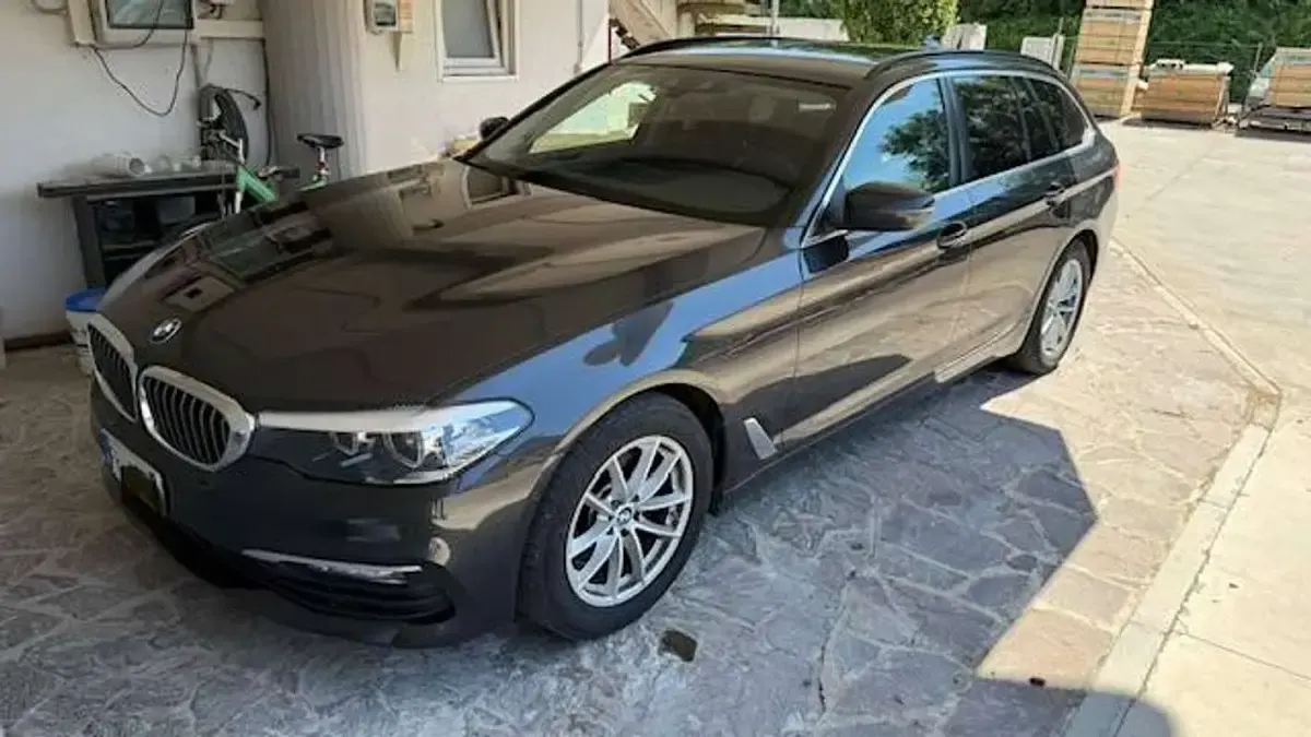 Usata BMW 520 Luxury Line 190 CV (139 kW) 2018 Grigio Station wagon