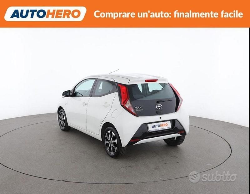Usata Toyota Aygo Connect Style 72 CV (52 kW) 2019 Bianco Utilitaria