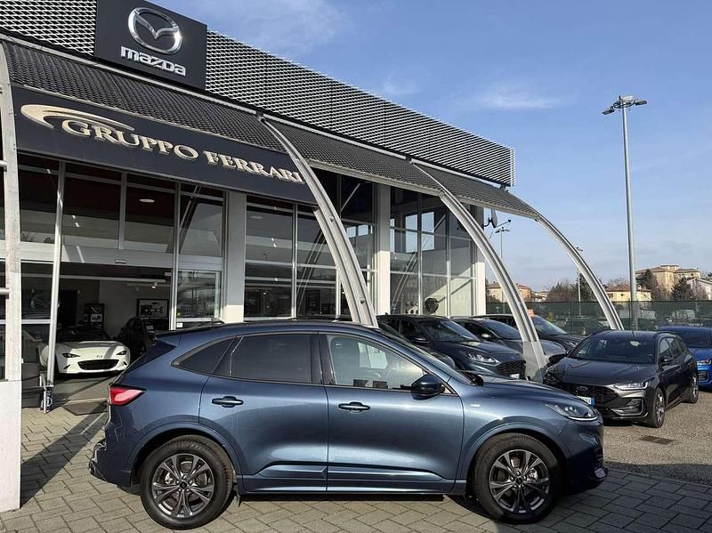 Usata Ford Kuga ST-Line 152 CV (111 kW) 2022 Blu/azzurro SUV