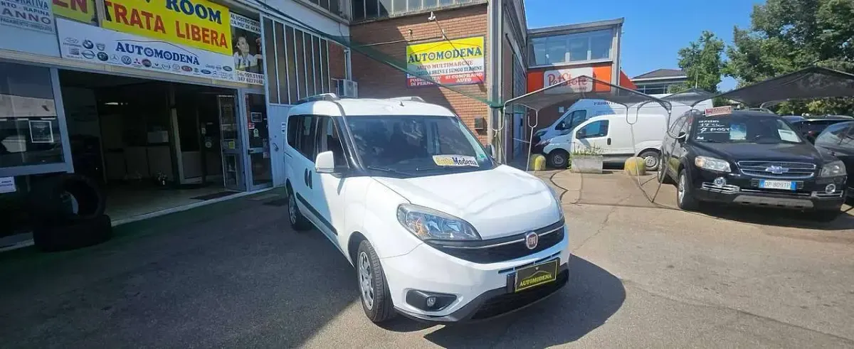 Usata Fiat Doblò 120 CV (88 kW) 2016 Bianco Monovolume