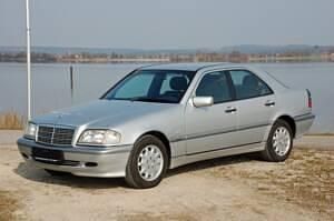 Usata Mercedes C200 192 CV (141 kW) 1997 Argento Berlina