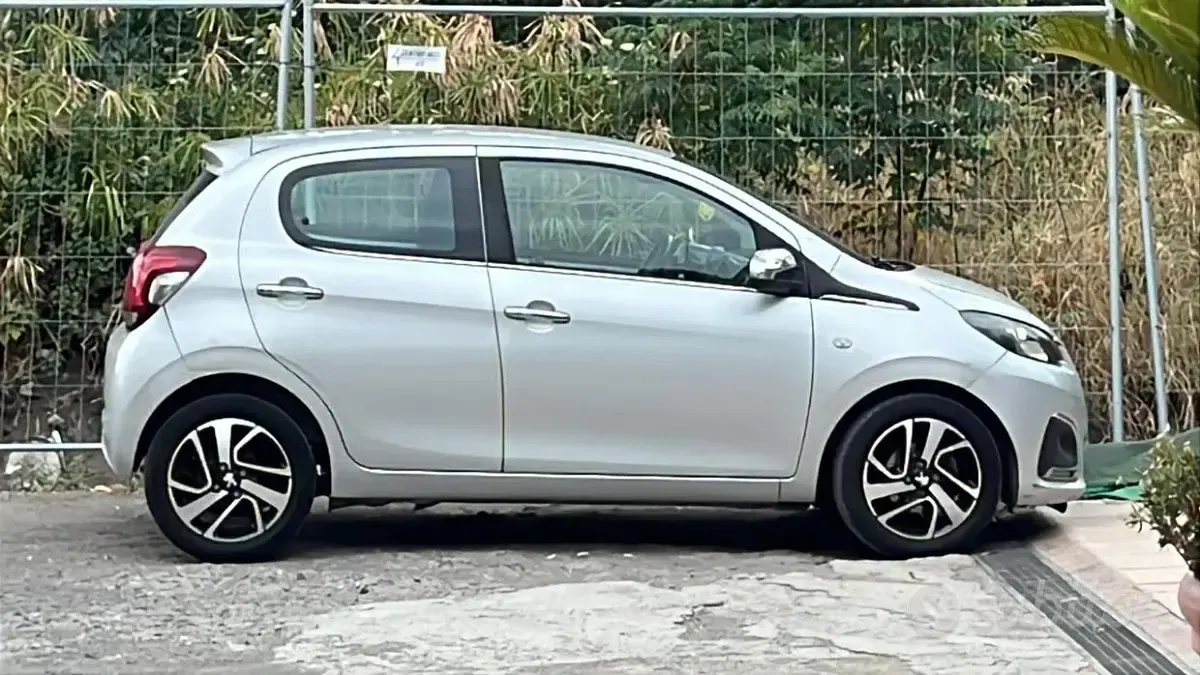 Usata Peugeot 108 69 CV (50 kW) 2016 Grigio Utilitaria