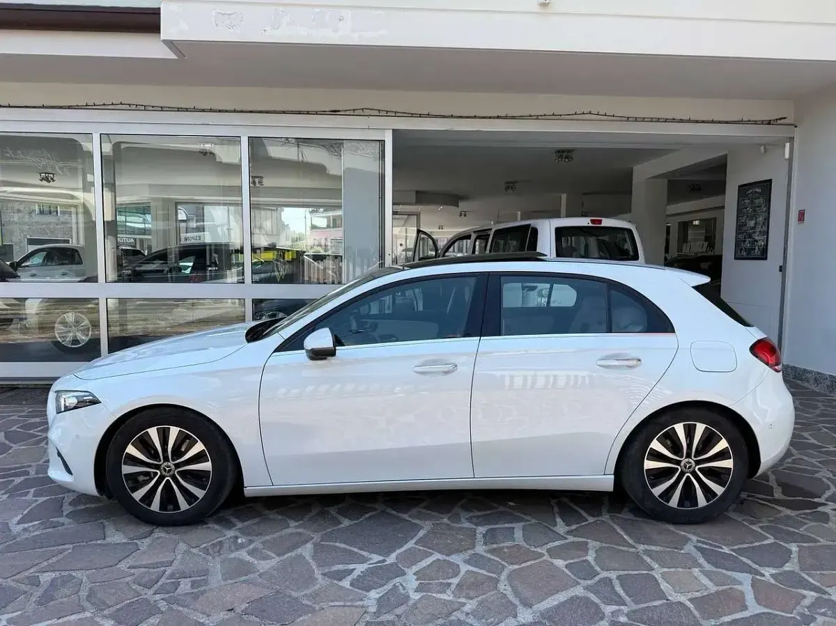 Usata Mercedes A250 Business 224 CV (164 kW) 2020 Digital white Berlina